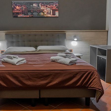 La Rosa Di Firenze B&B Bagian luar foto