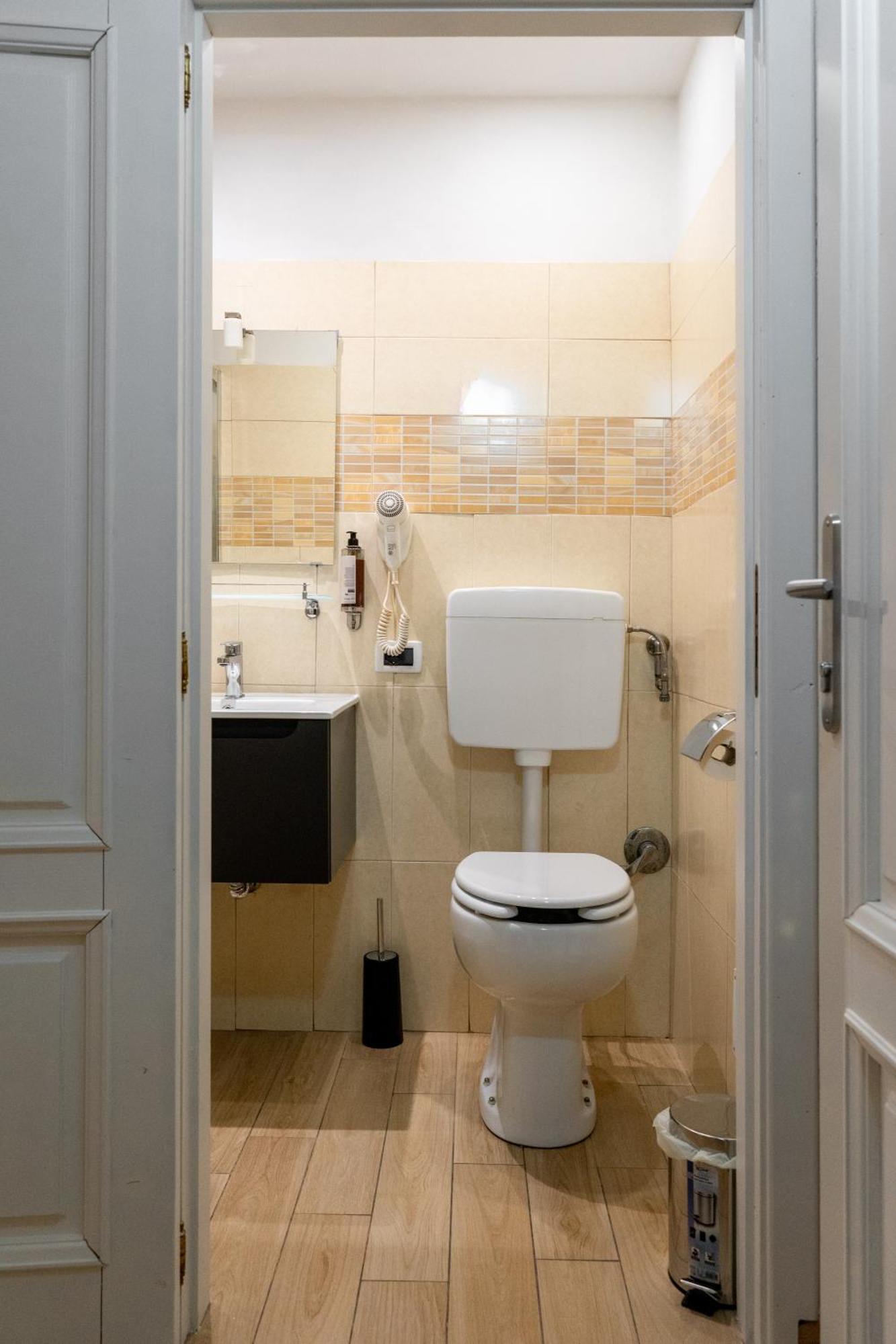 La Rosa Di Firenze B&B Bagian luar foto