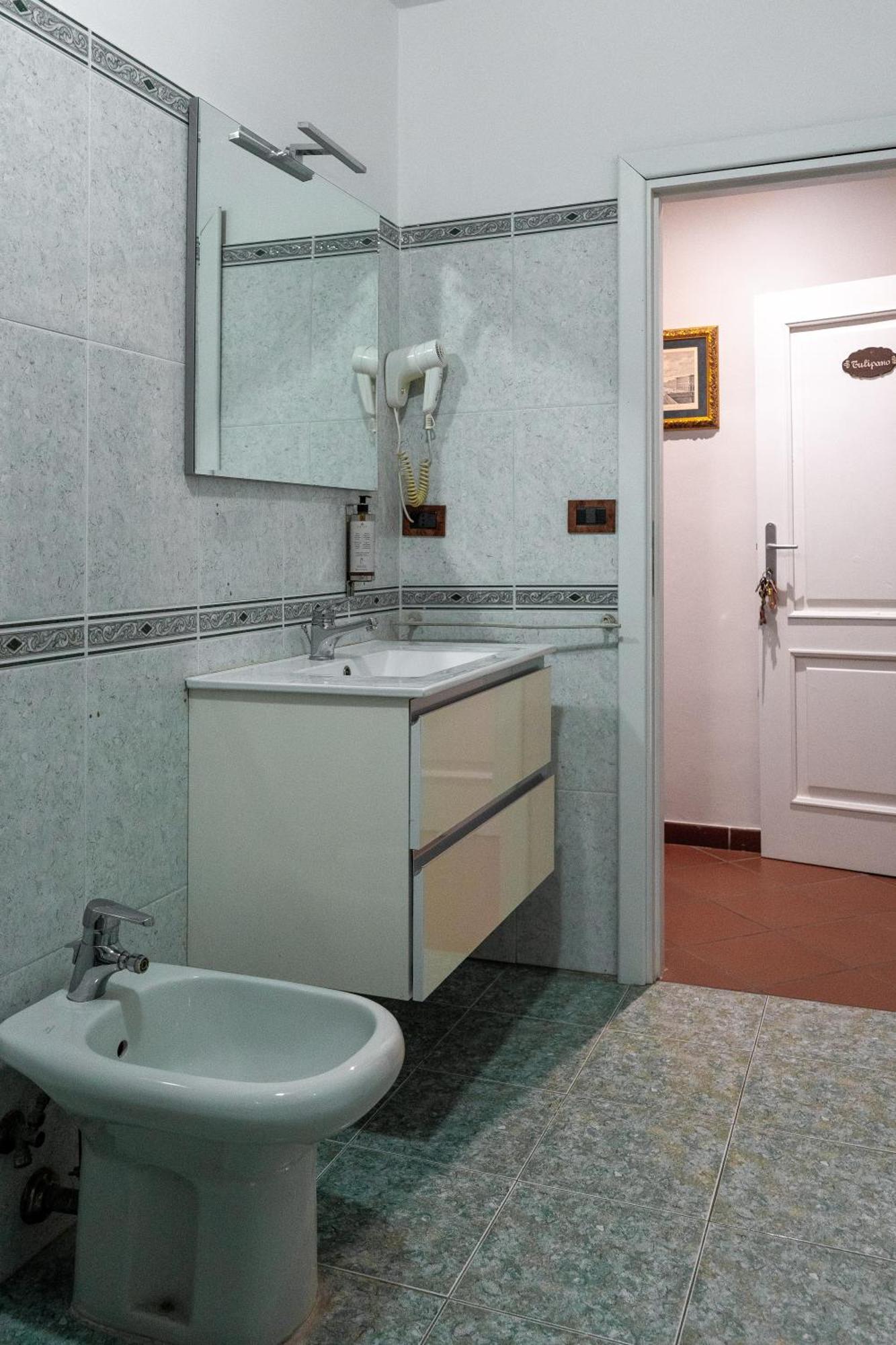 La Rosa Di Firenze B&B Bagian luar foto