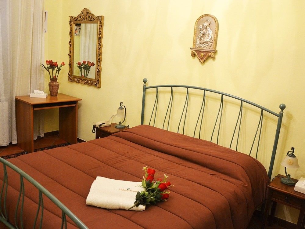 La Rosa Di Firenze B&B Bagian luar foto