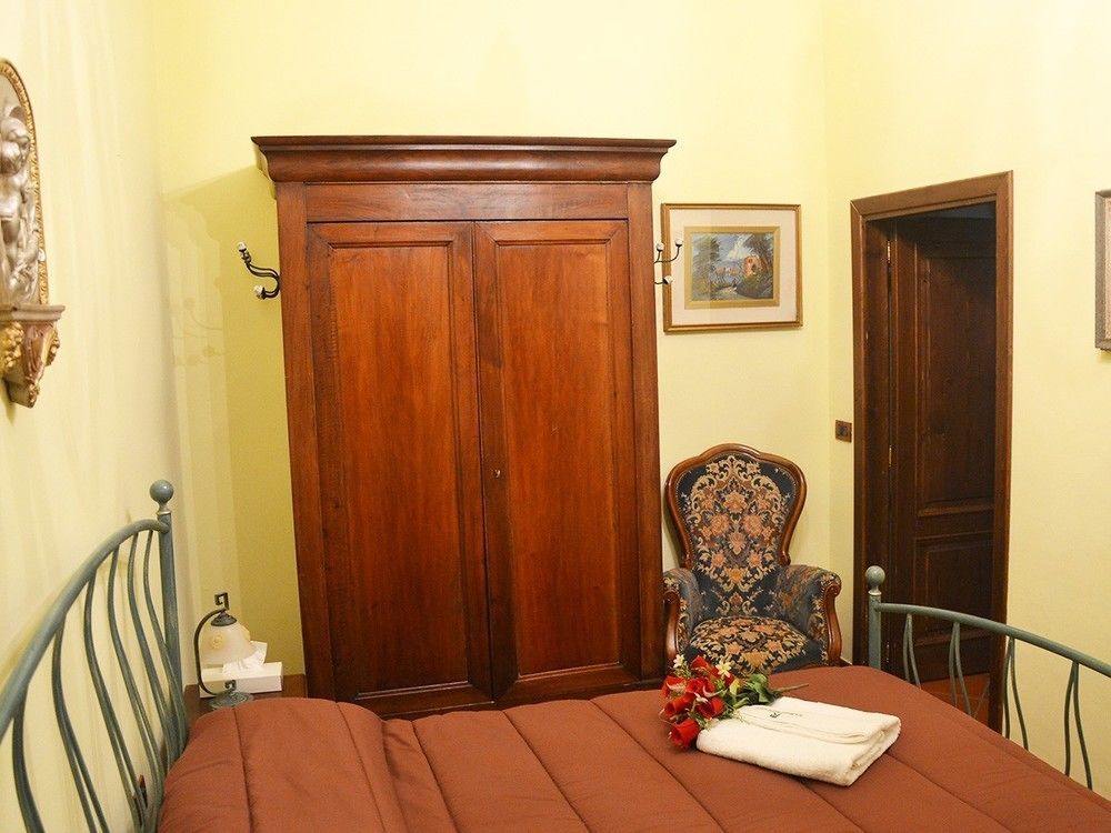 La Rosa Di Firenze B&B Bagian luar foto