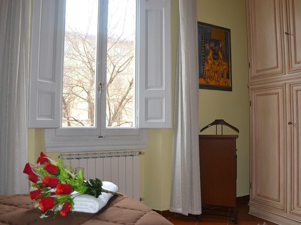La Rosa Di Firenze B&B Bagian luar foto